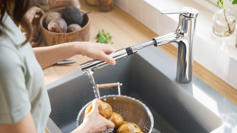 HansGrohe Zesis M33 Tek Kollu Eviye Bataryası, 160, Çekilebilir El Duşu,2Jet, Sbox Lite - 74804800